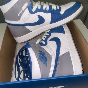 Nike Blue and Gray Sneakers Iconic Style